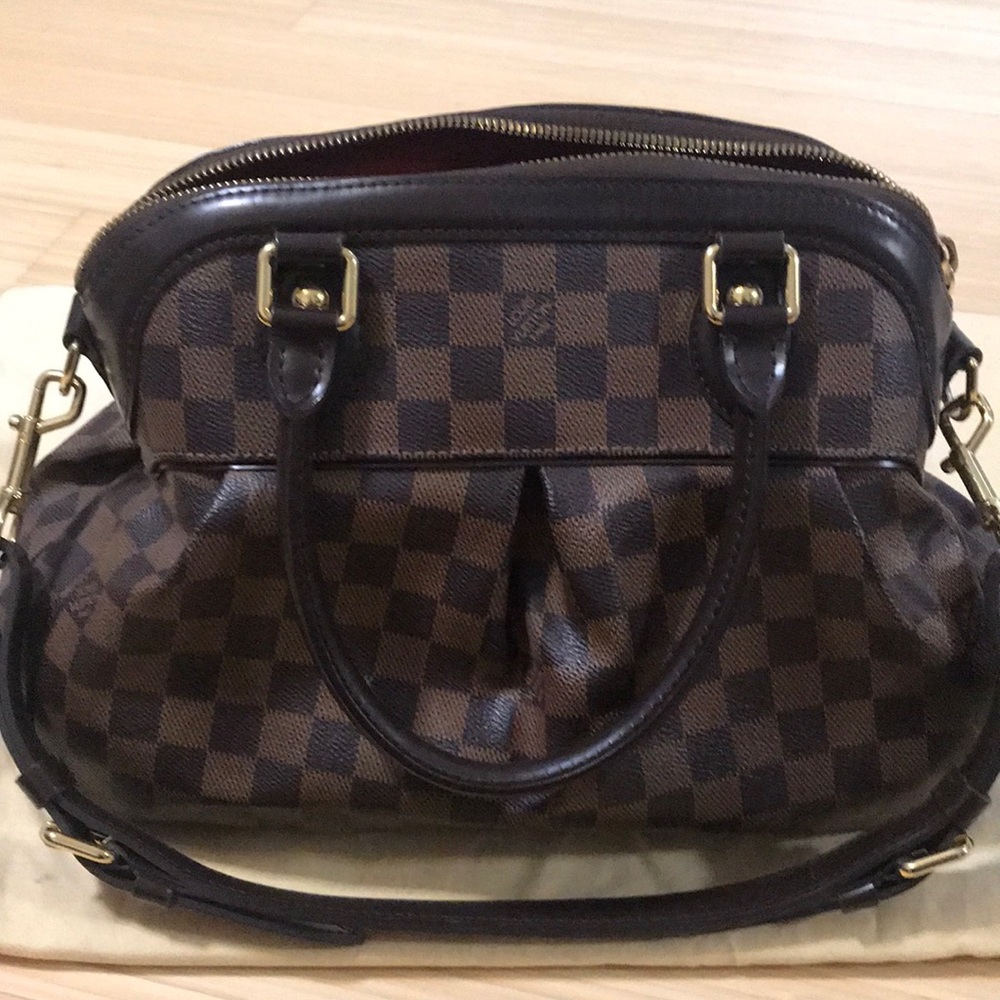 Authentic Louis Vuitton damier Ebene Trevi PM